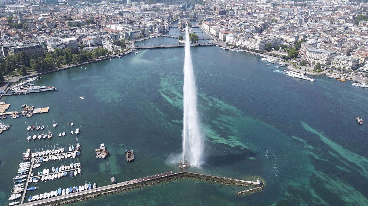 Jet d'Eau und Stadt Genf aus der Luft